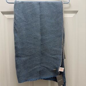 Pistil Scarf